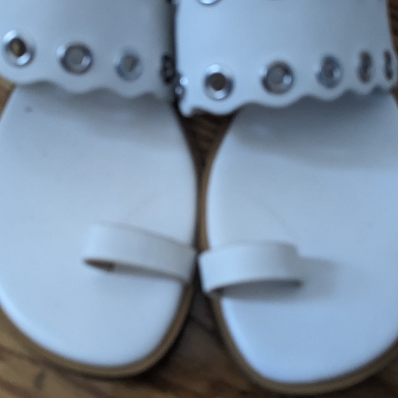 Womens Michael Kors Patty Flat Toe Ring Slip On Sandals, Optic White 8 - Picture 2 of 11